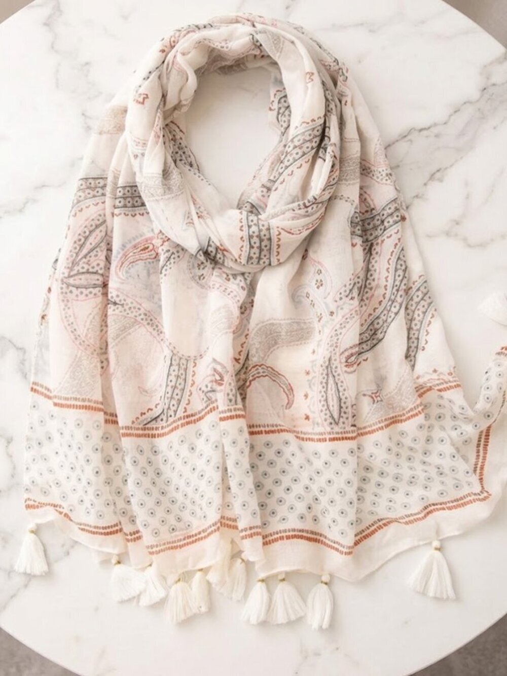 Ladies Stylish White Filigree Fashion Scarf